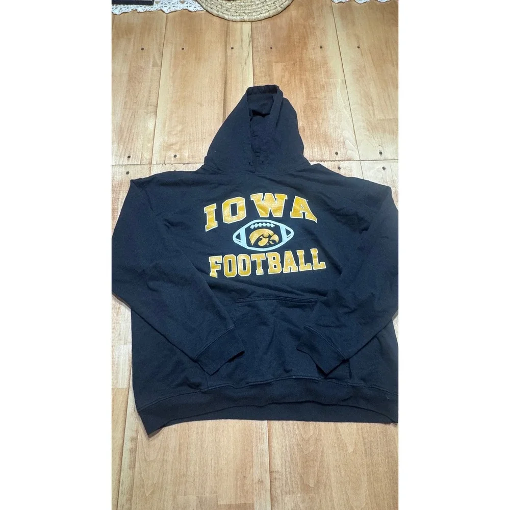 Blue 84 Iowa Football Hoodie Mens Large Black‎ Graphic Pullover NCAA Hawkeyes